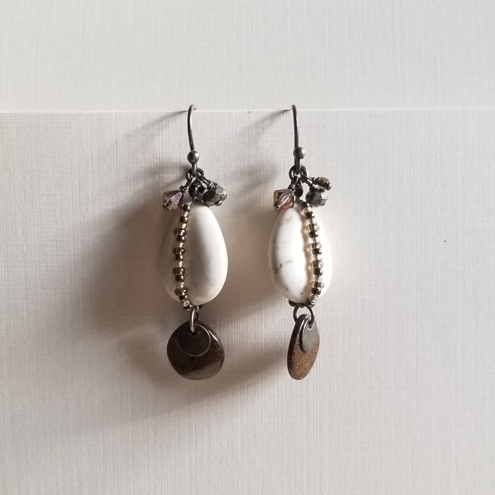 Vintage howlite dangle earrings